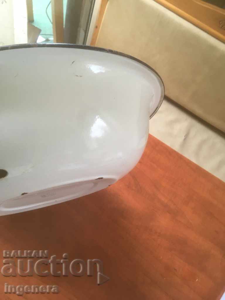 LIGHT METAL ENAMELED OLD COURT-1963 - 5 LIGHT METAL ENAMELED OLD COURT-1963 - 5