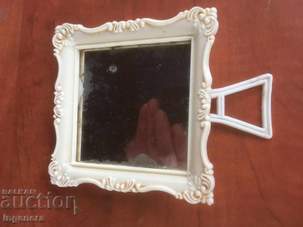 Delivery of MIRROR OLD FROM THE 60'S