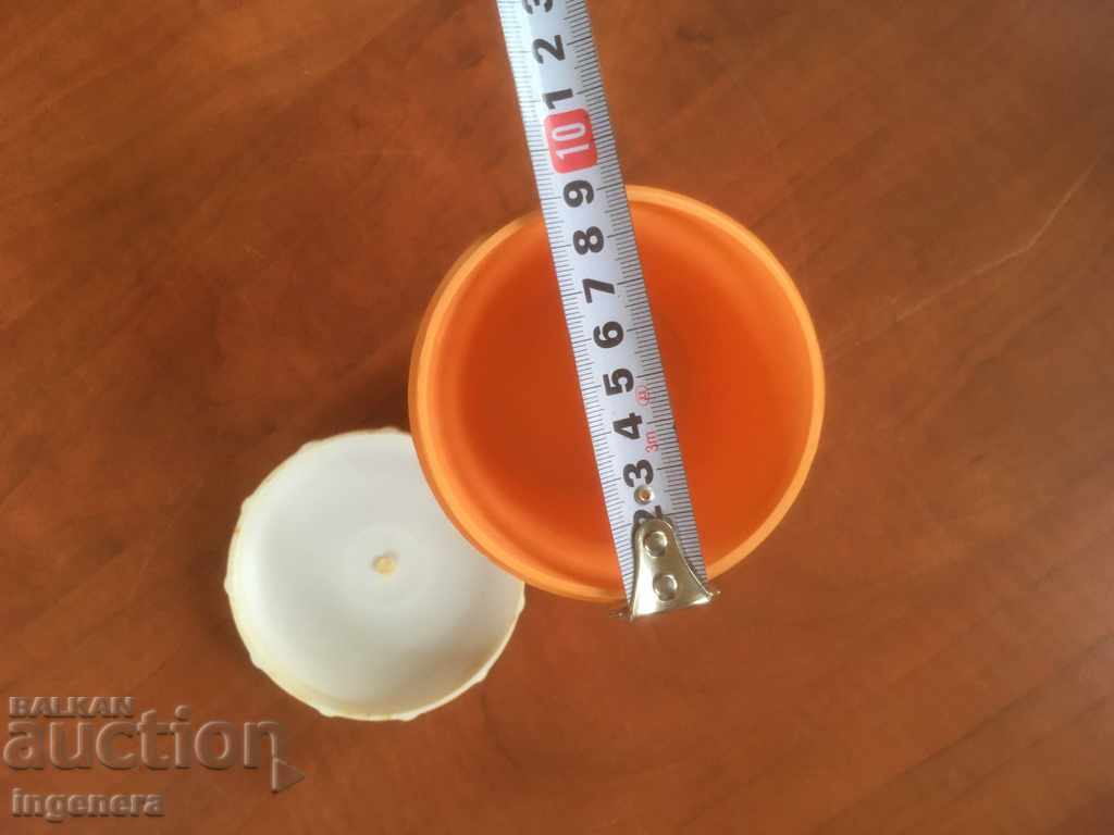 Auction  OLD MANUFACTURING PLASTIC PLASTIC BOX