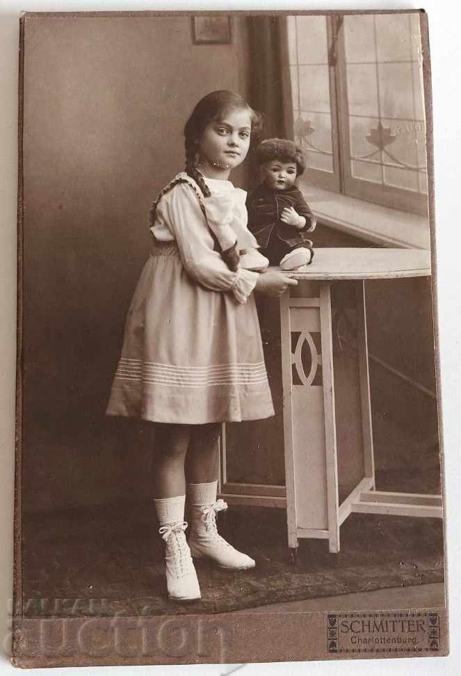 Delivery of HOME 20TH CENTURY GIRL DOLL OLD PHOTO PHOTO CARDBOARD Delivery of HOME 20TH CENTURY GIRL DOLL OLD PHOTO PHOTO CARDBOARD