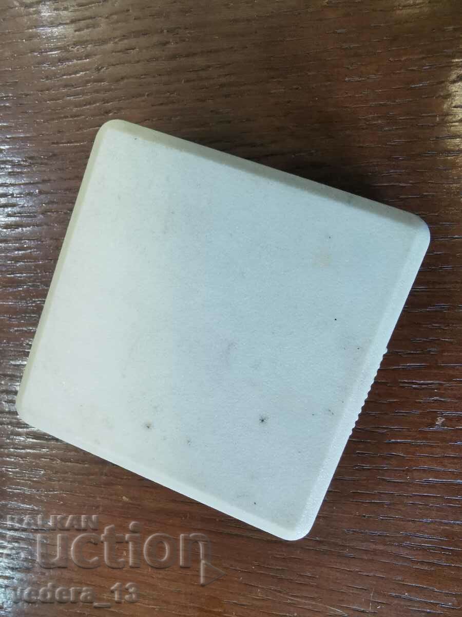 Auction FABRIC Auction FABRIC