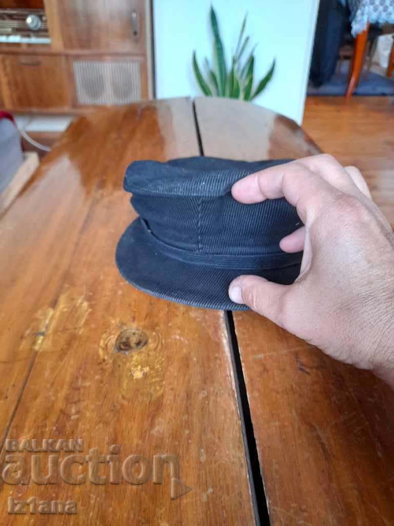 Old hat, hat with price 16.00 BGN | € 8.18 Old hat, hat with price 16.00 BGN | € 8.18