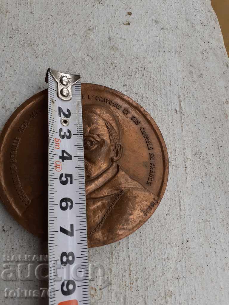 Delivery of Bronze plaque Delivery of Bronze plaque