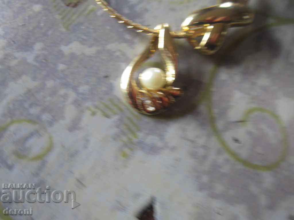 Auction Unique gilded necklace necklace with pearl Auction Unique gilded necklace necklace with pearl