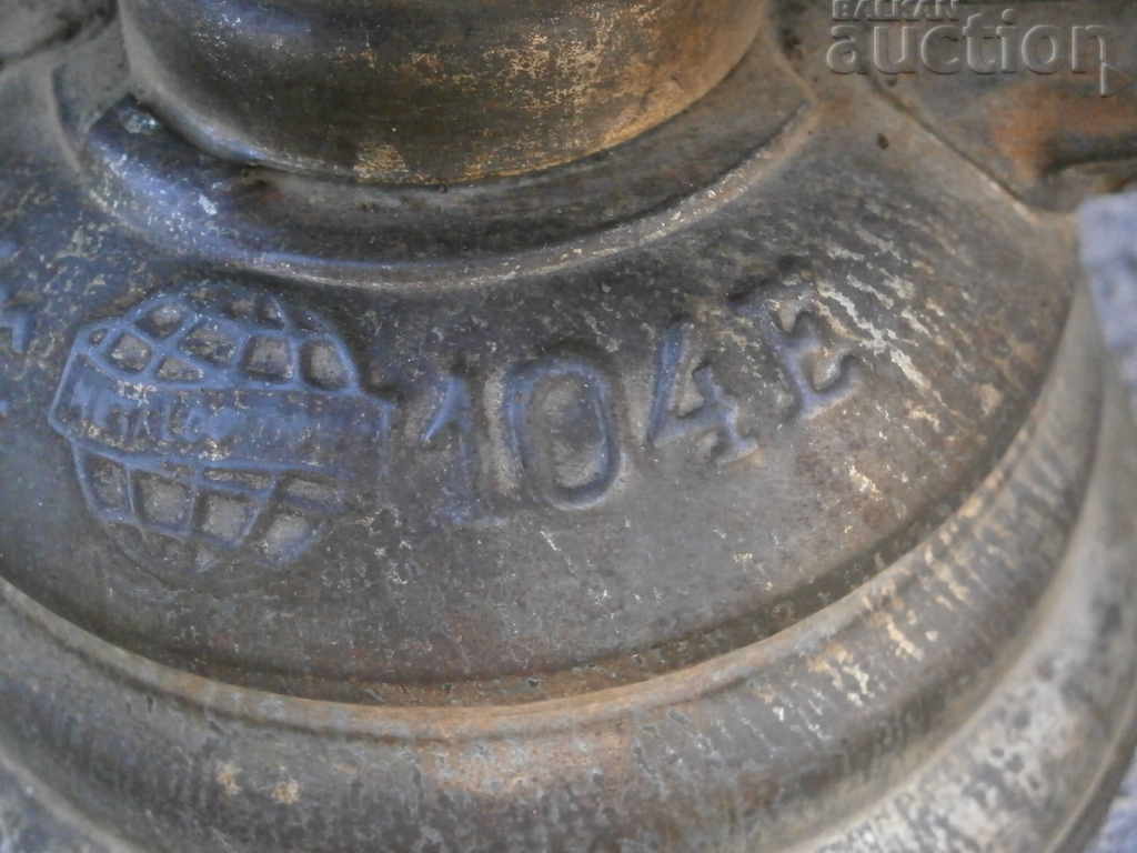Auction antique gas lantern number 104 Auction antique gas lantern number 104