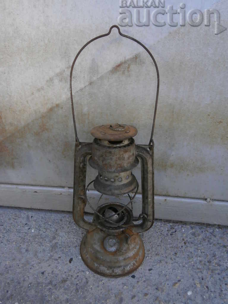 Delivery of antique gas lantern Delivery of antique gas lantern