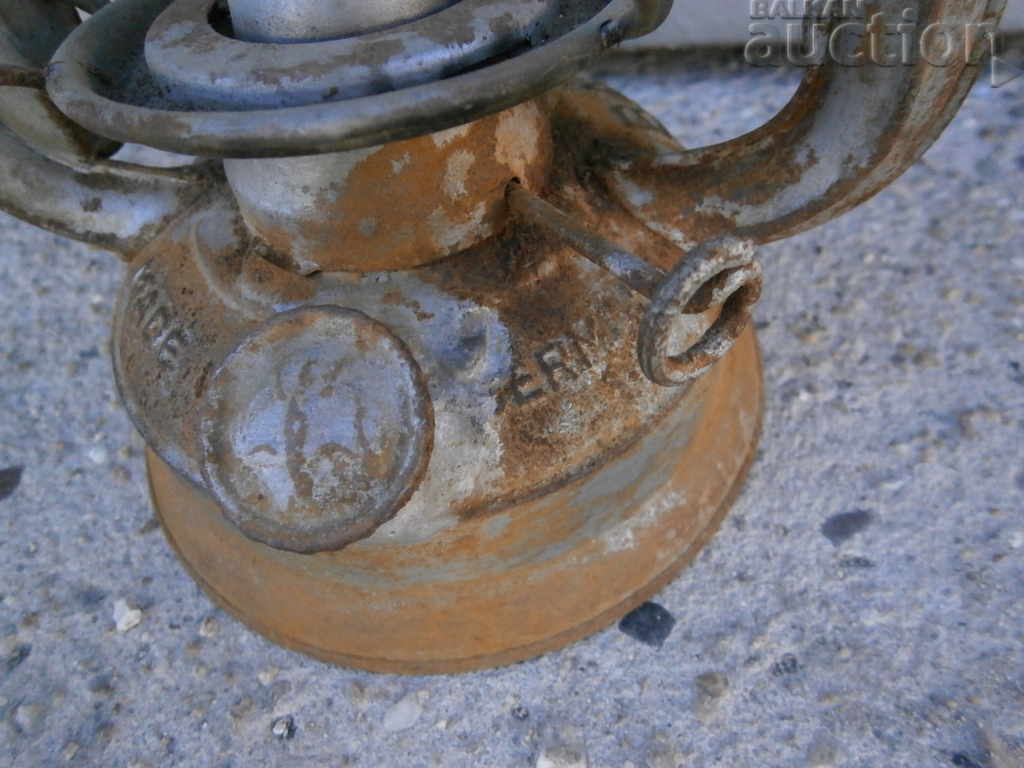 Delivery of old gas lantern BAT 158 with bat Delivery of old gas lantern BAT 158 with bat