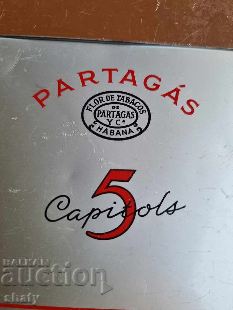 Cigar box with price 15.00 BGN | € 7.67 Cigar box with price 15.00 BGN | € 7.67