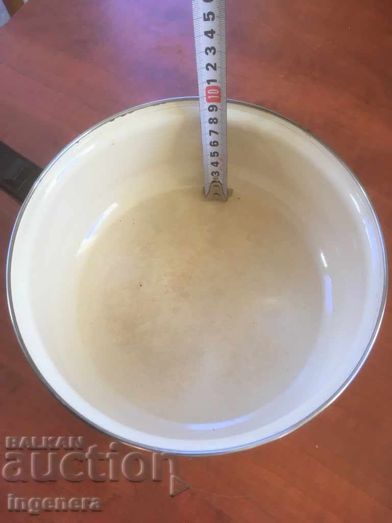 CASTLE PAN FOUR METAL ENAMELED CONTAINER LARGE - 5 CASTLE PAN FOUR METAL ENAMELED CONTAINER LARGE - 5