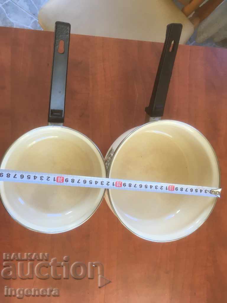 CASTLE PAN FOUR METAL ENAMELED CONTAINER LARGE - 7 CASTLE PAN FOUR METAL ENAMELED CONTAINER LARGE - 7