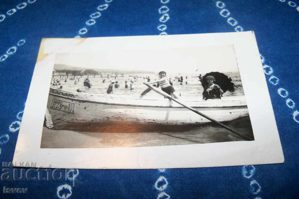 Παράδοση Παλιά κάρτα - φωτογραφία από τη Βάρνα, παραλία πριν από το 1944. Παράδοση Παλιά κάρτα - φωτογραφία από τη Βάρνα, παραλία πριν από το 1944.