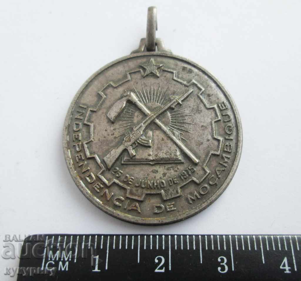Auction Old official military medal badge Order of Mozambique 1975 Auction Old official military medal badge Order of Mozambique 1975