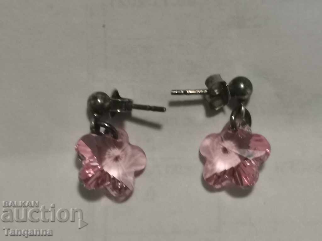 Υπέροχα ασημένια σκουλαρίκια με πέτρα με τιμή 15.00 BGN | € 7.67 Υπέροχα ασημένια σκουλαρίκια με πέτρα με τιμή 15.00 BGN | € 7.67