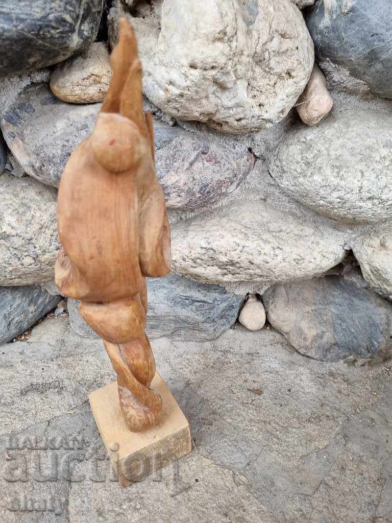 Delivery of Old wooden sculpture. Delivery of Old wooden sculpture.