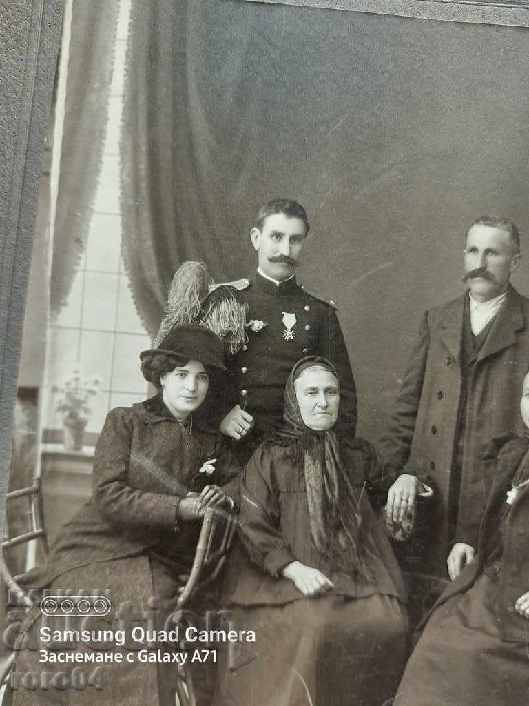 Livrarea ORDINUL CURAJUL - OFITER - FAMILIE Livrarea ORDINUL CURAJUL - OFITER - FAMILIE