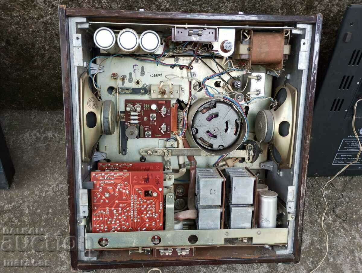 Livrarea Casetofon stereo cu bobine vechi