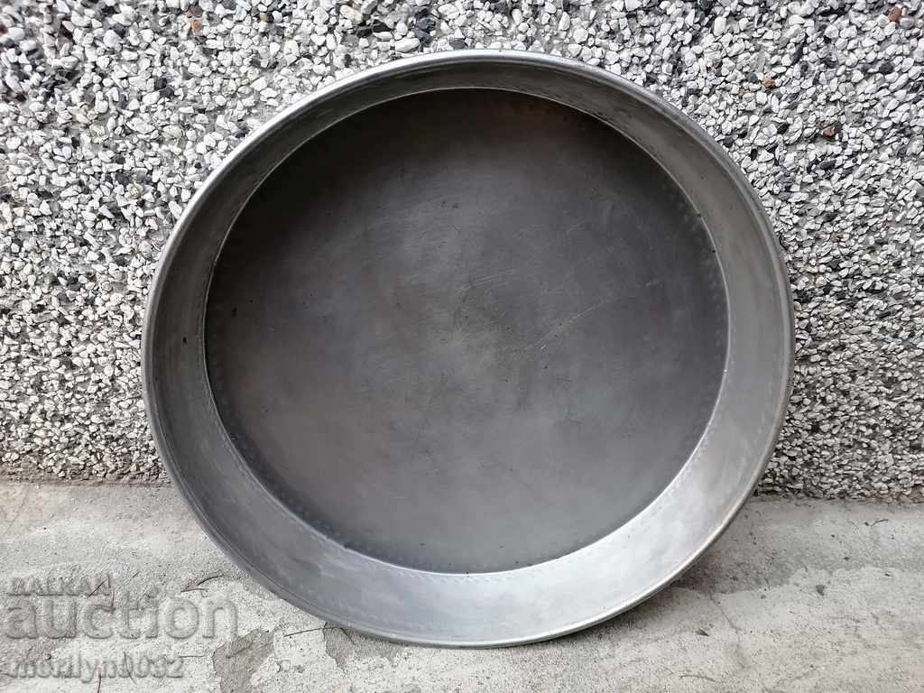 Auction Baked tray, copper pot, baker, sahane, honey, pan, tass Auction Baked tray, copper pot, baker, sahane, honey, pan, tass