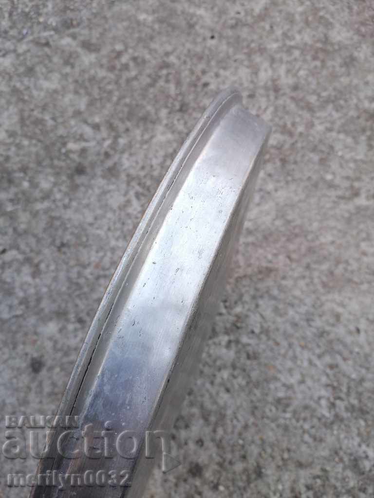 Auction Baked tray, copper pot, baker, sahane, honey, pan, tass Auction Baked tray, copper pot, baker, sahane, honey, pan, tass