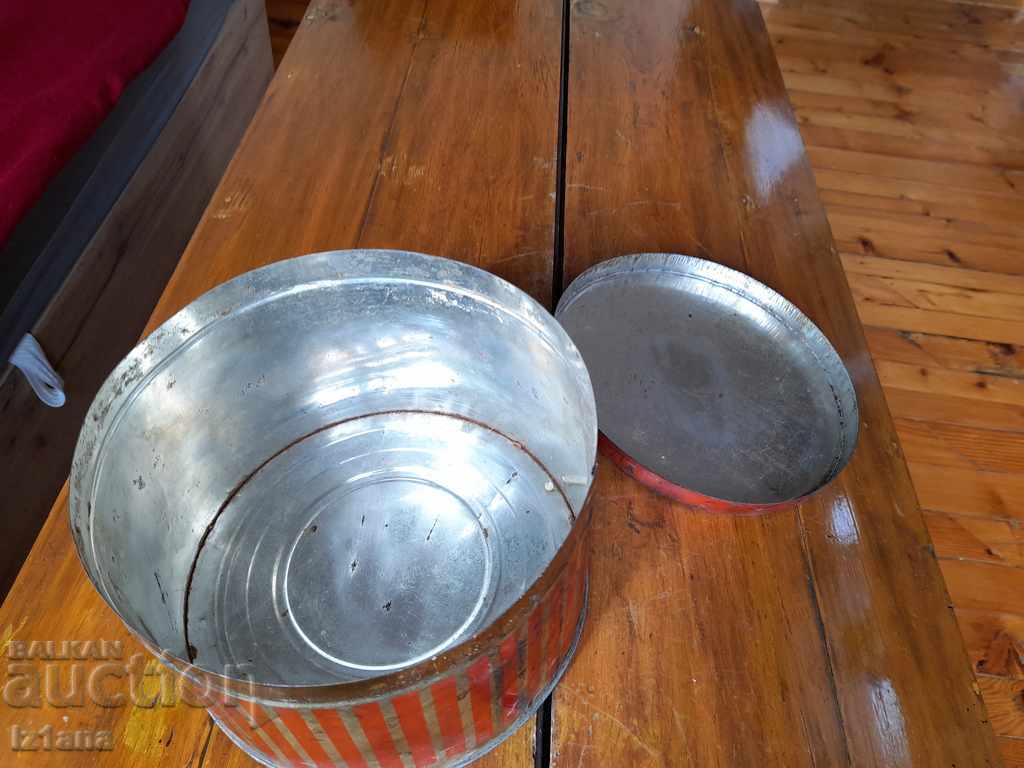 An old box of TAHAN HALVA - 7 An old box of TAHAN HALVA - 7