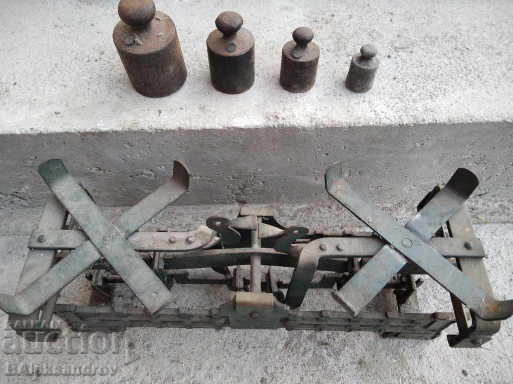 Auction Old scales with weights Auction Old scales with weights