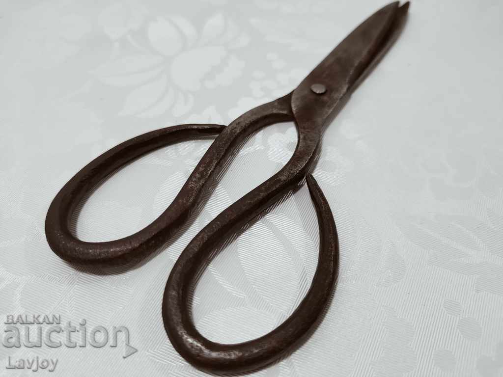Old manual forged scissors with price 25.00 BGN | € 12.78 Old manual forged scissors with price 25.00 BGN | € 12.78