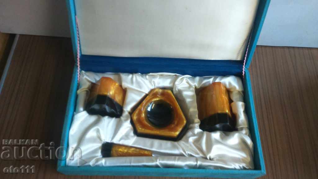 OLD SET - KATALIN, BAKELITE