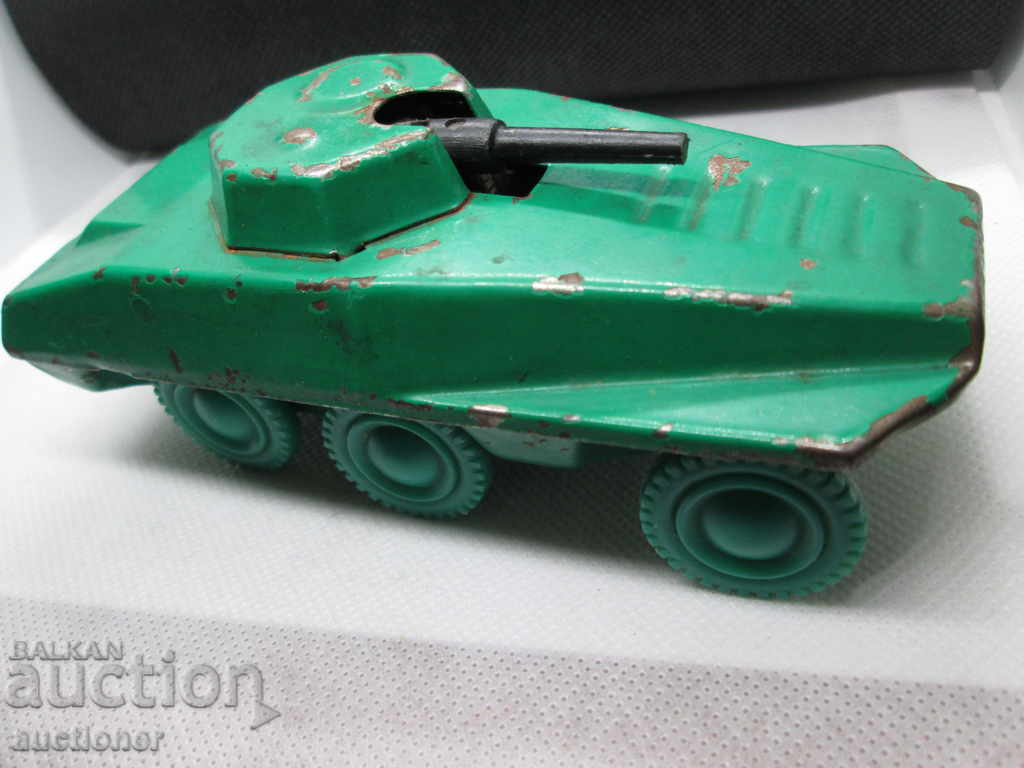 Auction OLD METAL TOY TANK-60S Auction OLD METAL TOY TANK-60S