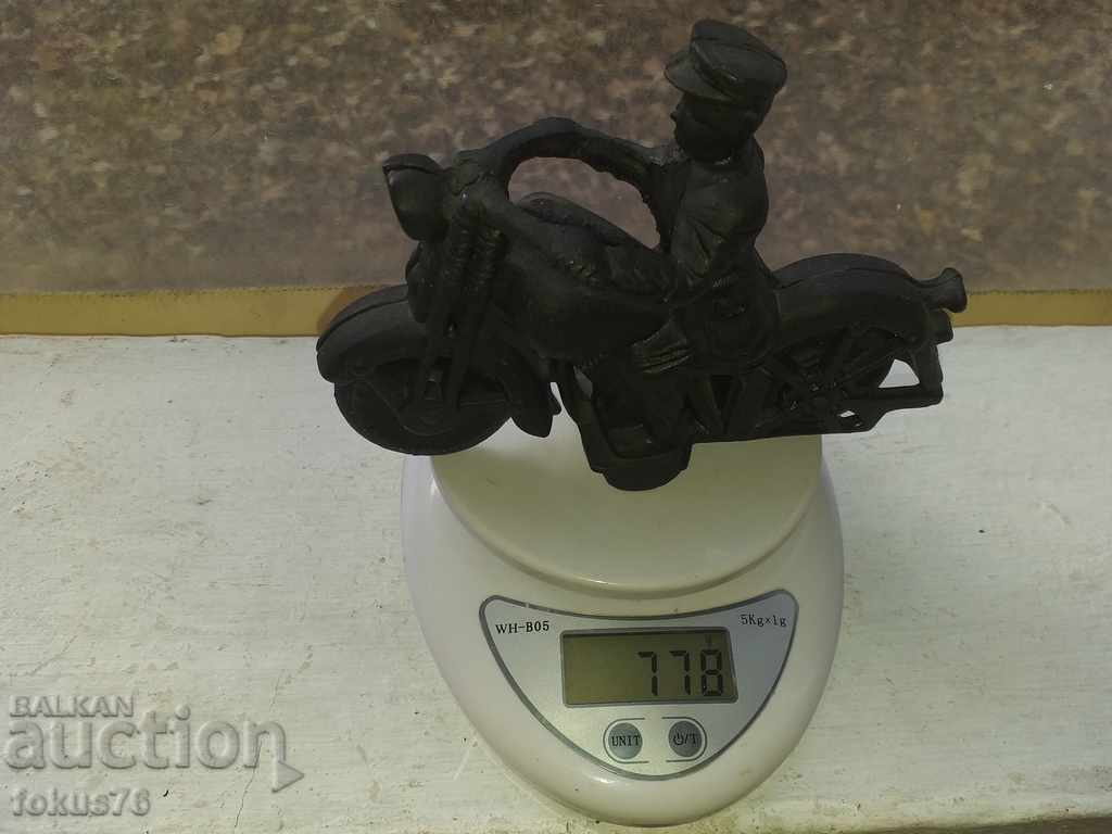 Motorcyclist cast iron figure statuette - 5 Motorcyclist cast iron figure statuette - 5