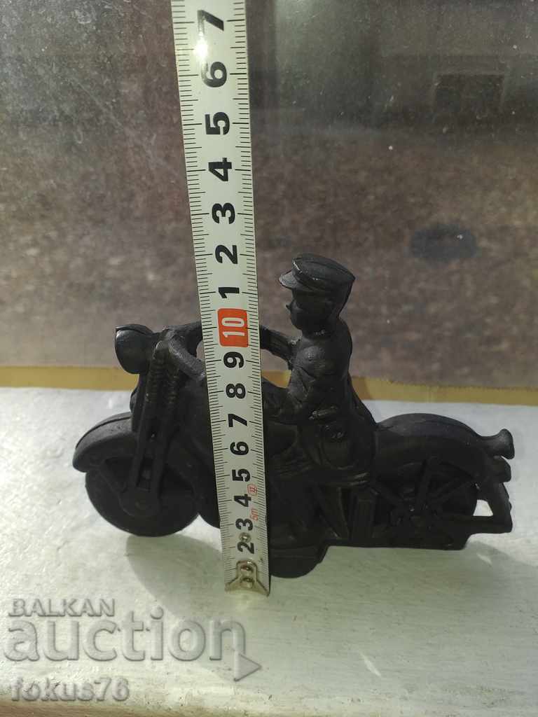 Motorcyclist cast iron figure statuette - 6 Motorcyclist cast iron figure statuette - 6