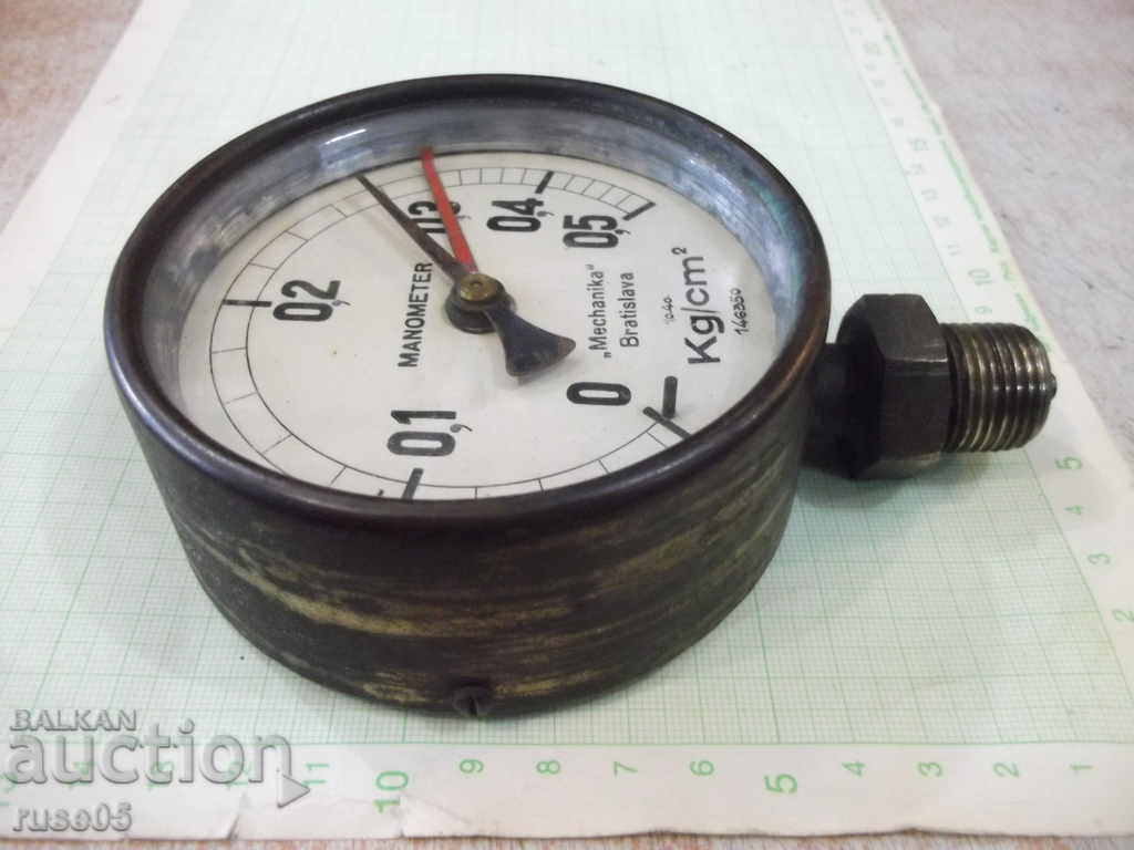 Auction Manometer "Mechanika - Bratislava" from the soc Auction Manometer "Mechanika - Bratislava" from the soc