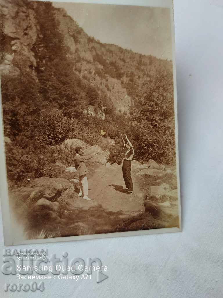 HANDS UP with price 10.00 BGN | € 5.11 HANDS UP with price 10.00 BGN | € 5.11