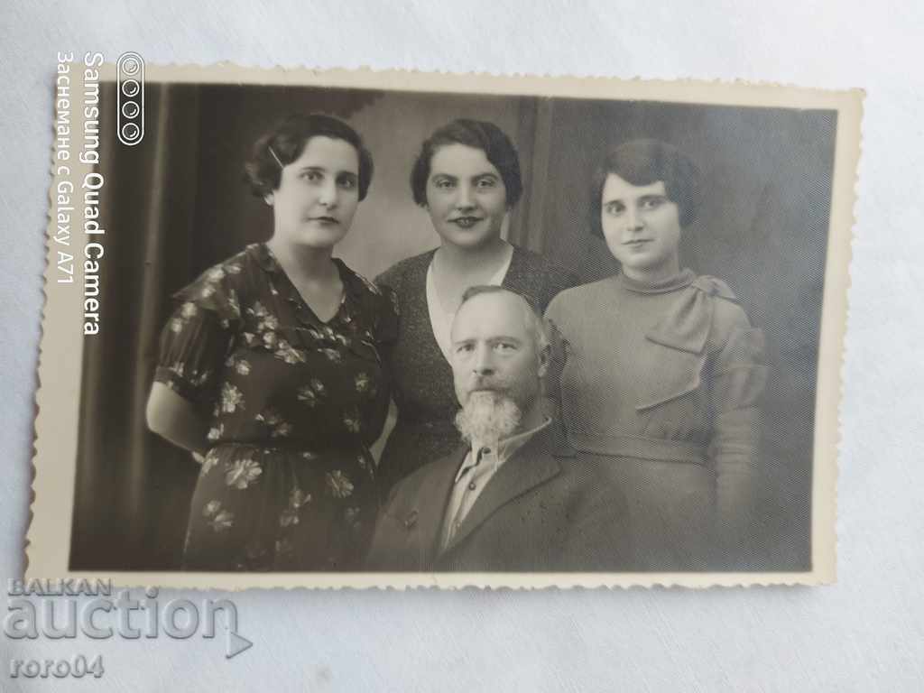 PROVADIA - PHOTO KR. TAKVORYAN with price 13.50 BGN | € 6.90 PROVADIA - PHOTO KR. TAKVORYAN with price 13.50 BGN | € 6.90