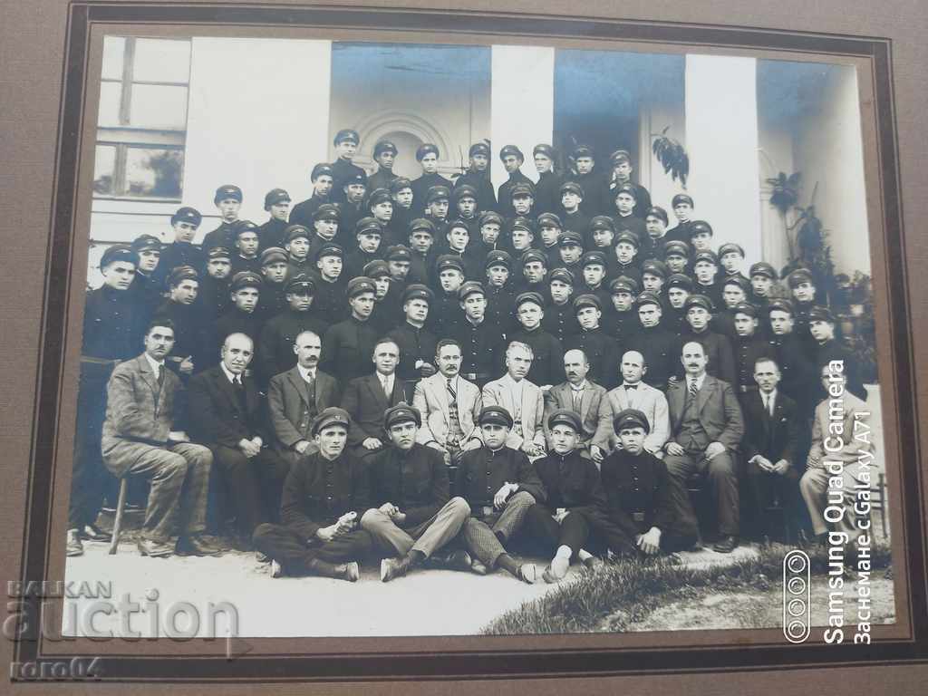 СТАРА ФОТОГРАФИЯ - КАРТОН с цена € 11.50 | 22.49 лв.