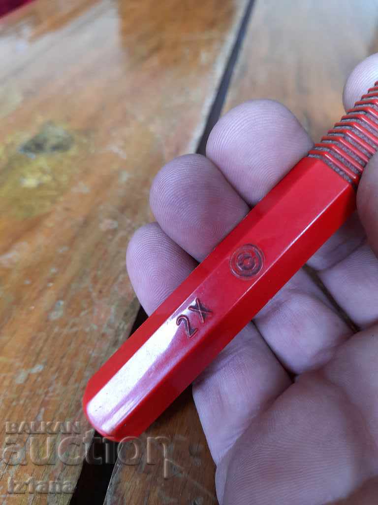 Old magnifying glass - 5