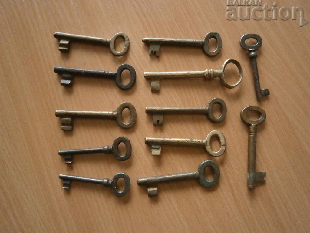 Delivery of Antique key lock latch Delivery of Antique key lock latch