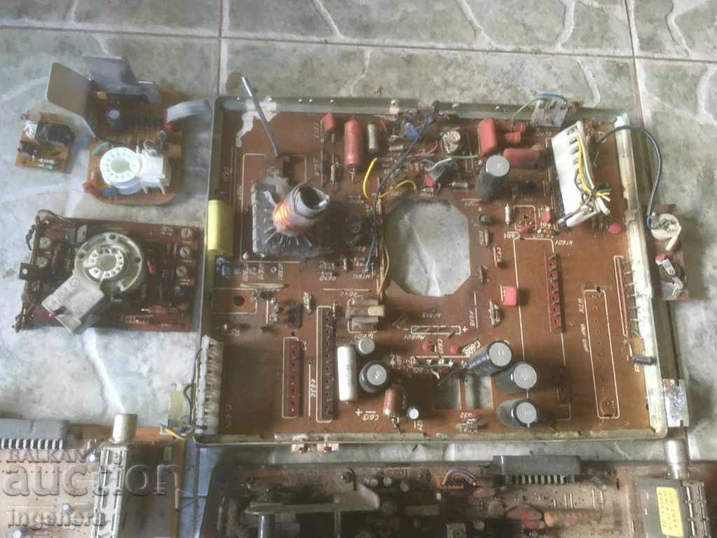 SCRATCHES ELECTRONICS ELEMENTS SCRAP - 6 SCRATCHES ELECTRONICS ELEMENTS SCRAP - 6