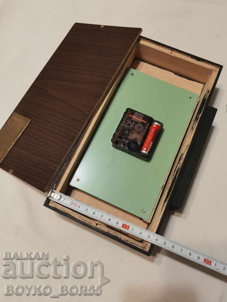 Delivery of Super Collector's Award Clock from Soca 1984 Delivery of Super Collector's Award Clock from Soca 1984