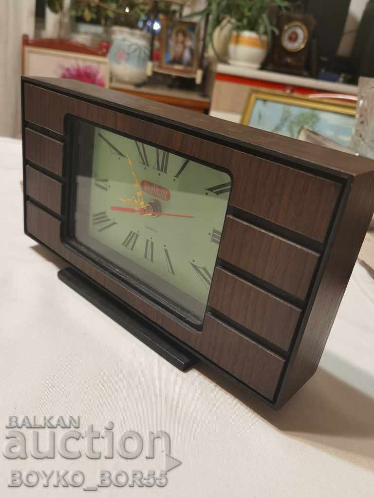 Super Collector's Award Clock from Soca 1984 - 7 Super Collector's Award Clock from Soca 1984 - 7