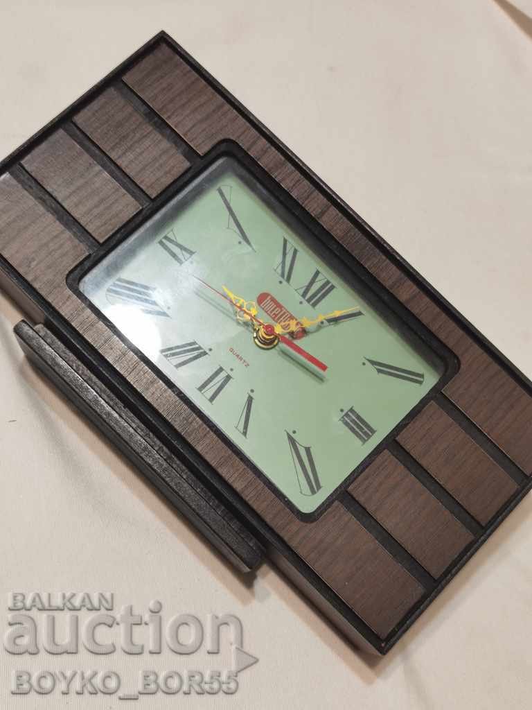 Super Collector's Award Clock from Soca 1984