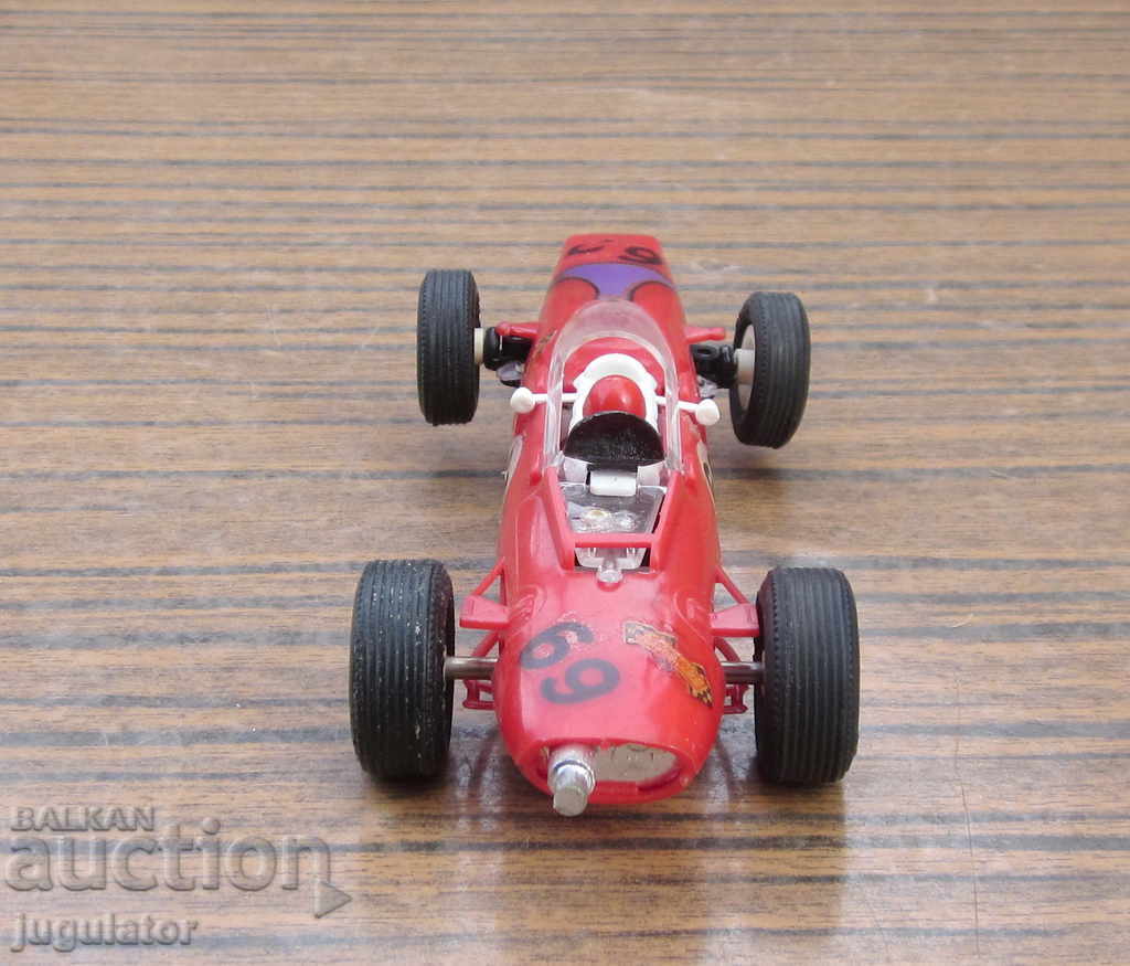 Παράδοση παλιό κουλοχέρη παιχνίδι σπορ αυτοκινήτου MELKUS WARTBURG F III