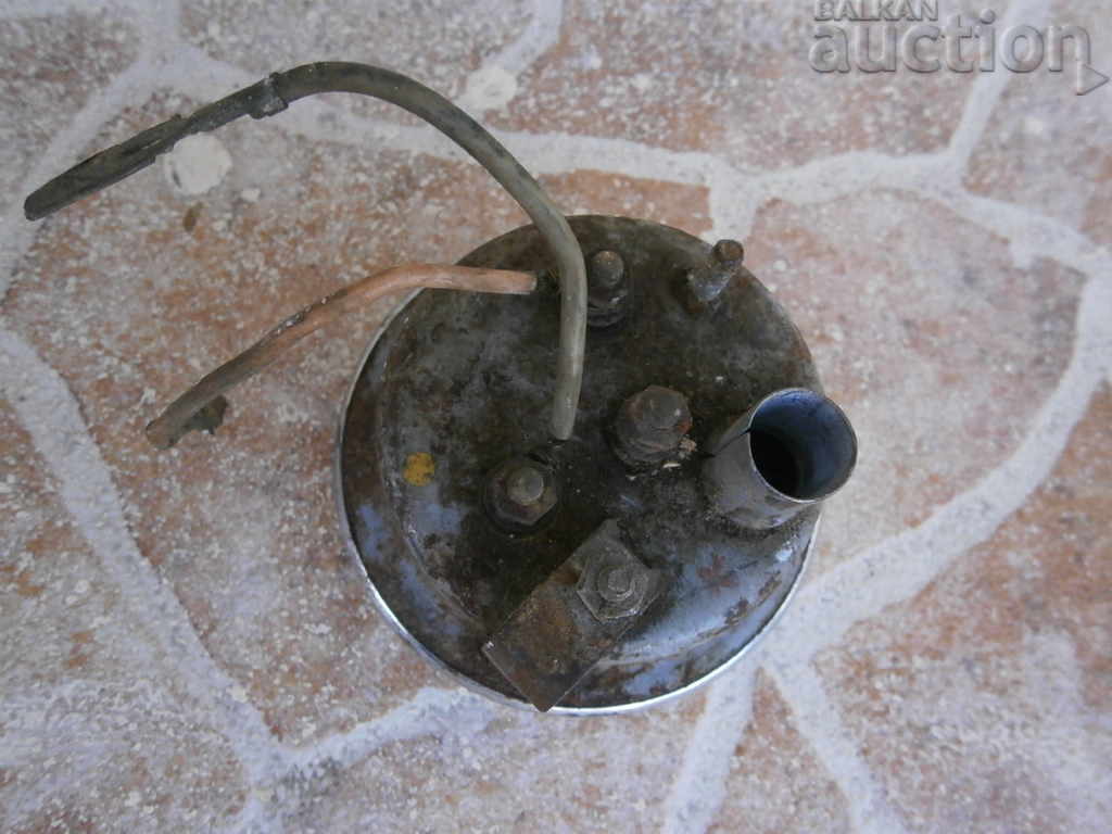 Delivery of retro car fuel tank Delivery of retro car fuel tank