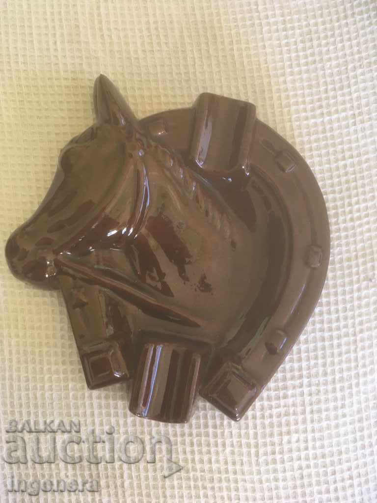 CERAMICA TROYANĂ DIN ANII 70 SCRUMIERĂ CAL Potcoava FERICIREA GLUC cu preț 12.00 BGN | € 6.14