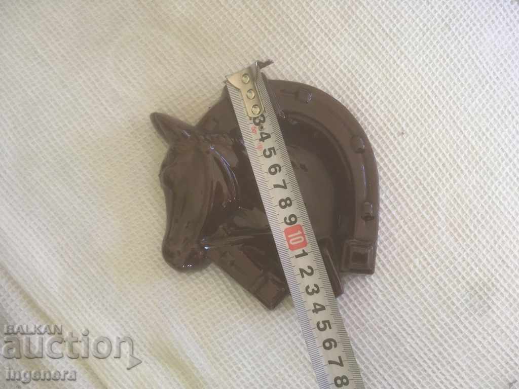 Licitație CERAMICA TROYANĂ DIN ANII 70 SCRUMIERĂ CAL Potcoava FERICIREA GLUC