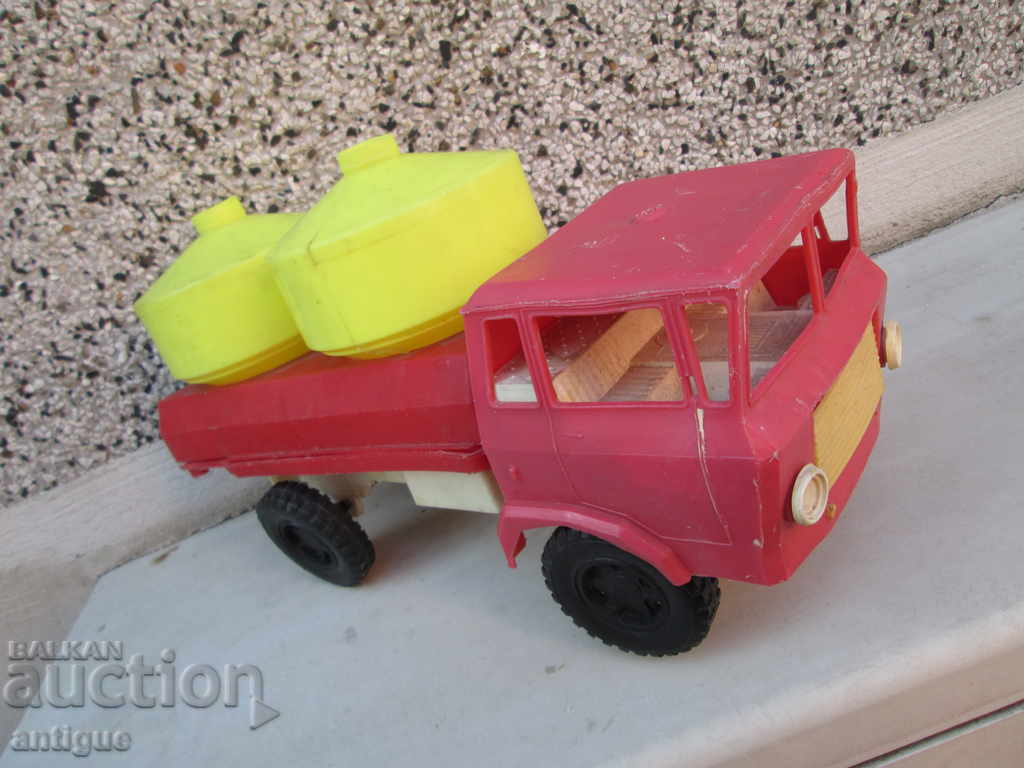 OLD BULGARIAN PLASTIC CEMENT TRUCK - 7 OLD BULGARIAN PLASTIC CEMENT TRUCK - 7
