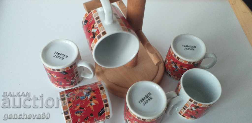 Beautiful painted coffee mugs with wooden stand with price € 15.00 | 29.34 BGN Beautiful painted coffee mugs with wooden stand with price € 15.00 | 29.34 BGN