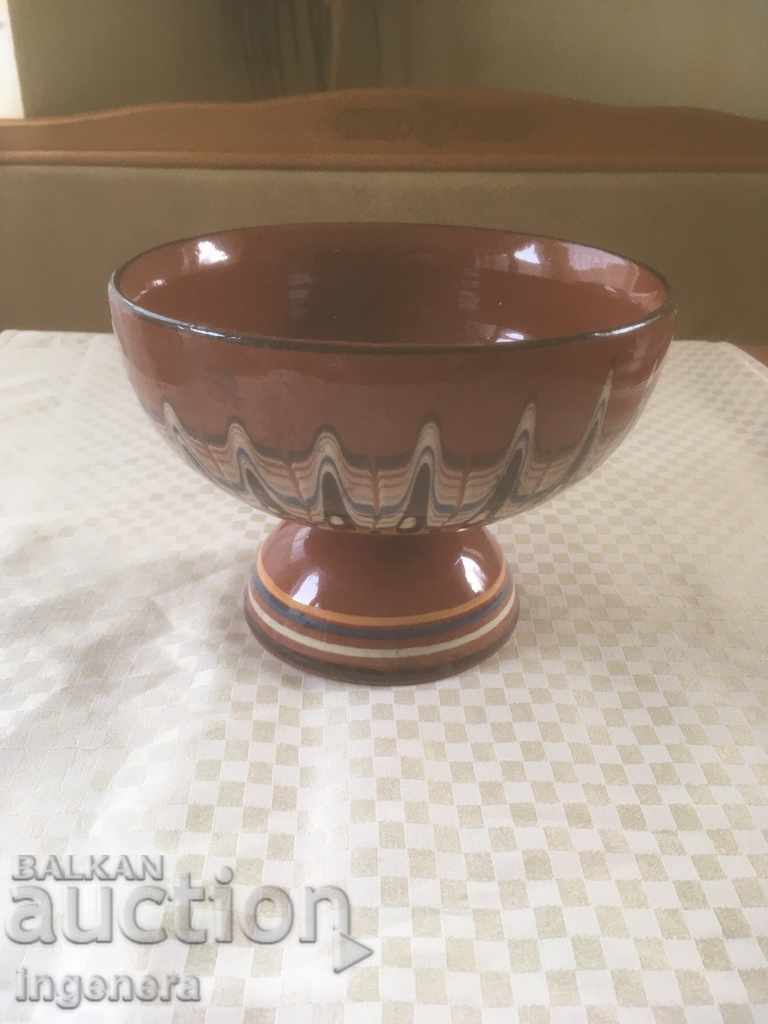 CERAMICĂ DE TROIAN DIN ANII '70 FRUCTIERĂ SALATIERĂ SMĂLȚUITĂ cu preț € 9.00 | 17.60 BGN