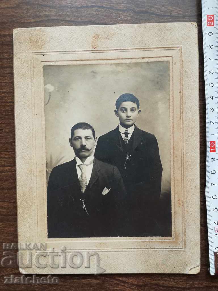 Παλιά φωτογραφία από χαρτόνι - Βούλγαρος μετανάστης Αμερική με τιμή 100.00 BGN | € 51.13 Παλιά φωτογραφία από χαρτόνι - Βούλγαρος μετανάστης Αμερική με τιμή 100.00 BGN | € 51.13