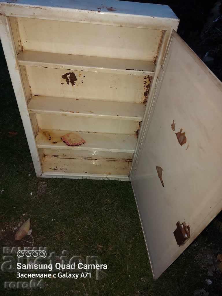OLD MEDICAL METAL CABINET with price 75.00 BGN | € 38.35 OLD MEDICAL METAL CABINET with price 75.00 BGN | € 38.35