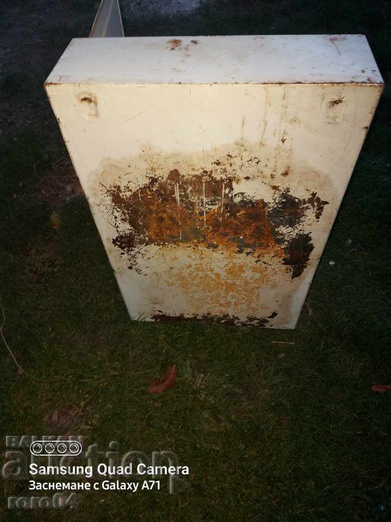 OLD MEDICAL METAL CABINET - 5 OLD MEDICAL METAL CABINET - 5