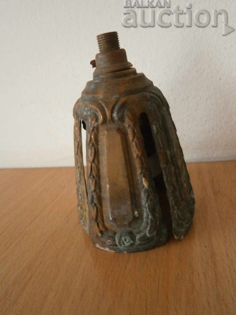 antique bronze lamp socket tulip with price 31.00 BGN | € 15.85 antique bronze lamp socket tulip with price 31.00 BGN | € 15.85
